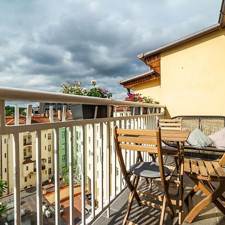 Central, Spacious, Modern 5 Bedrm Duplex W/Balcony Πράγα Εξωτερικό φωτογραφία