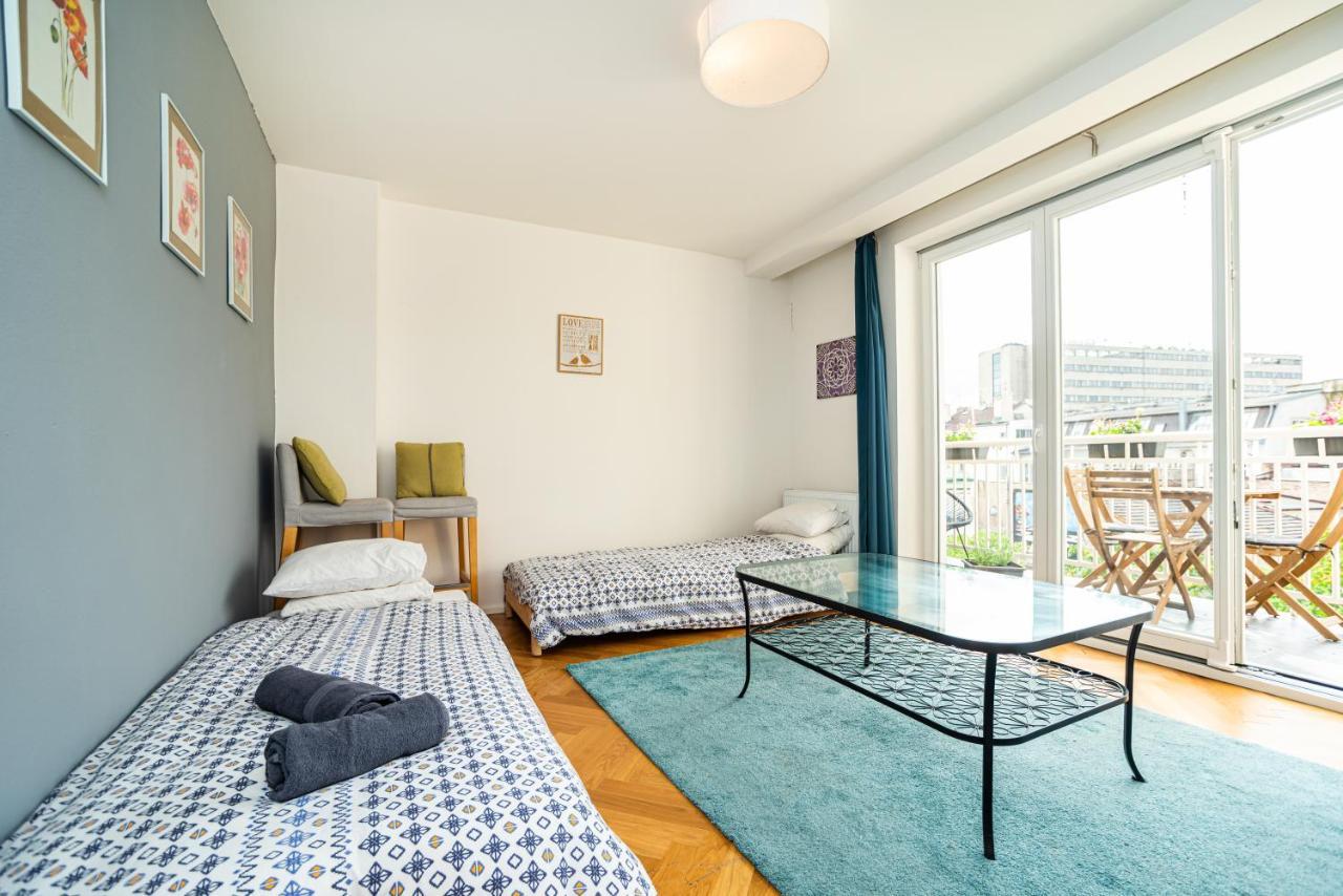 Central, Spacious, Modern 5 Bedrm Duplex W/Balcony Πράγα Εξωτερικό φωτογραφία