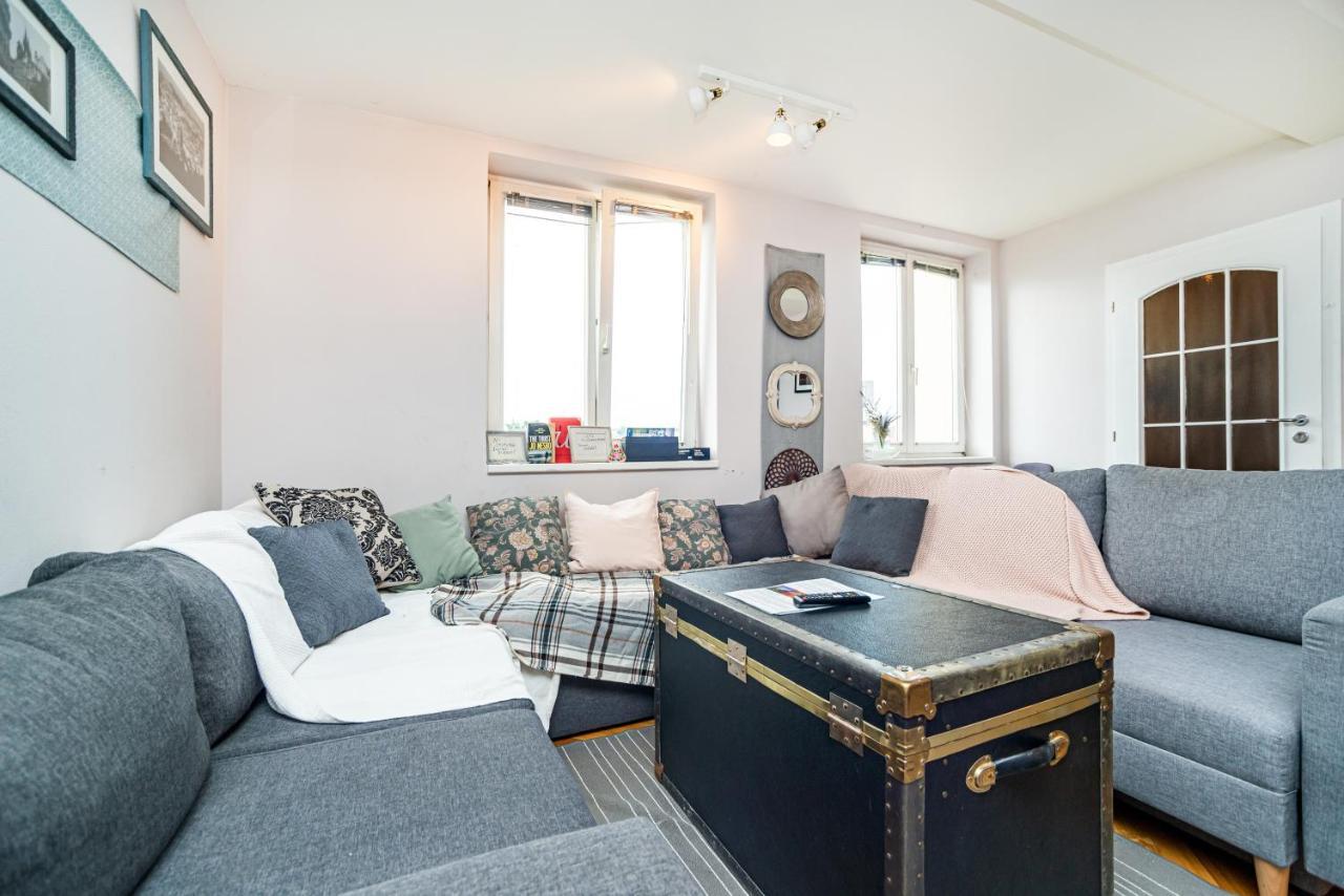 Central, Spacious, Modern 5 Bedrm Duplex W/Balcony Πράγα Εξωτερικό φωτογραφία