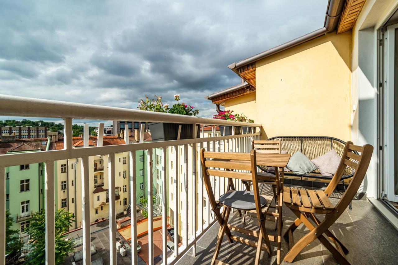 Central, Spacious, Modern 5 Bedrm Duplex W/Balcony Πράγα Εξωτερικό φωτογραφία