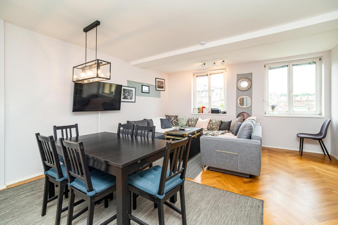 Central, Spacious, Modern 5 Bedrm Duplex W/Balcony Πράγα Εξωτερικό φωτογραφία